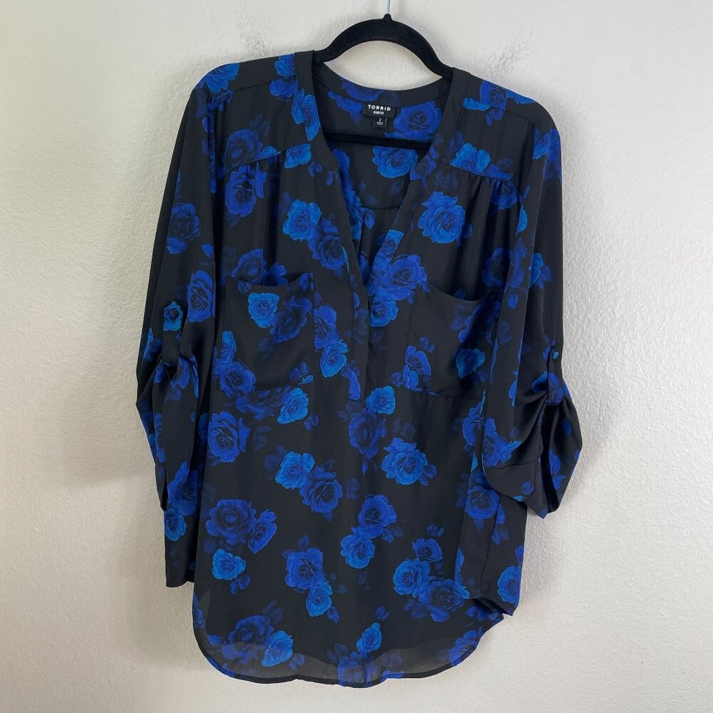Torrid Harper Womens Plus 2X Black Blue Floral Blouse Roll Tab Sleeve Shirt